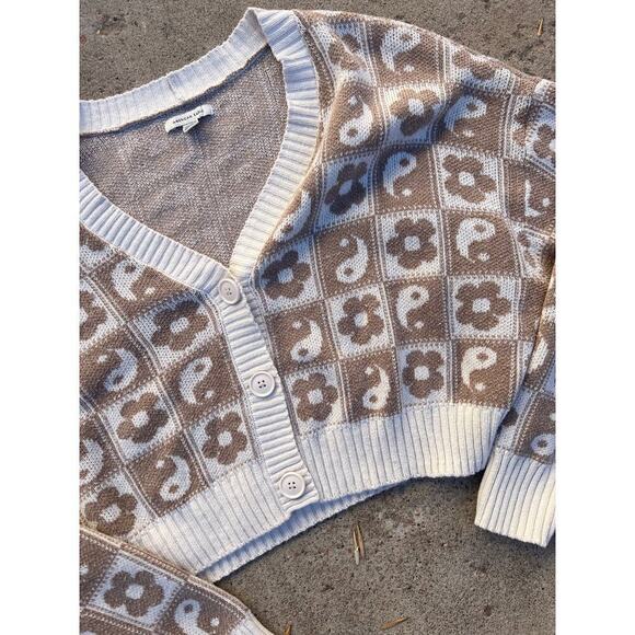 American Eagle Tan & Cream Checkered Ying Yang Cropped Cardigan Sweater - Picture 3 of 6